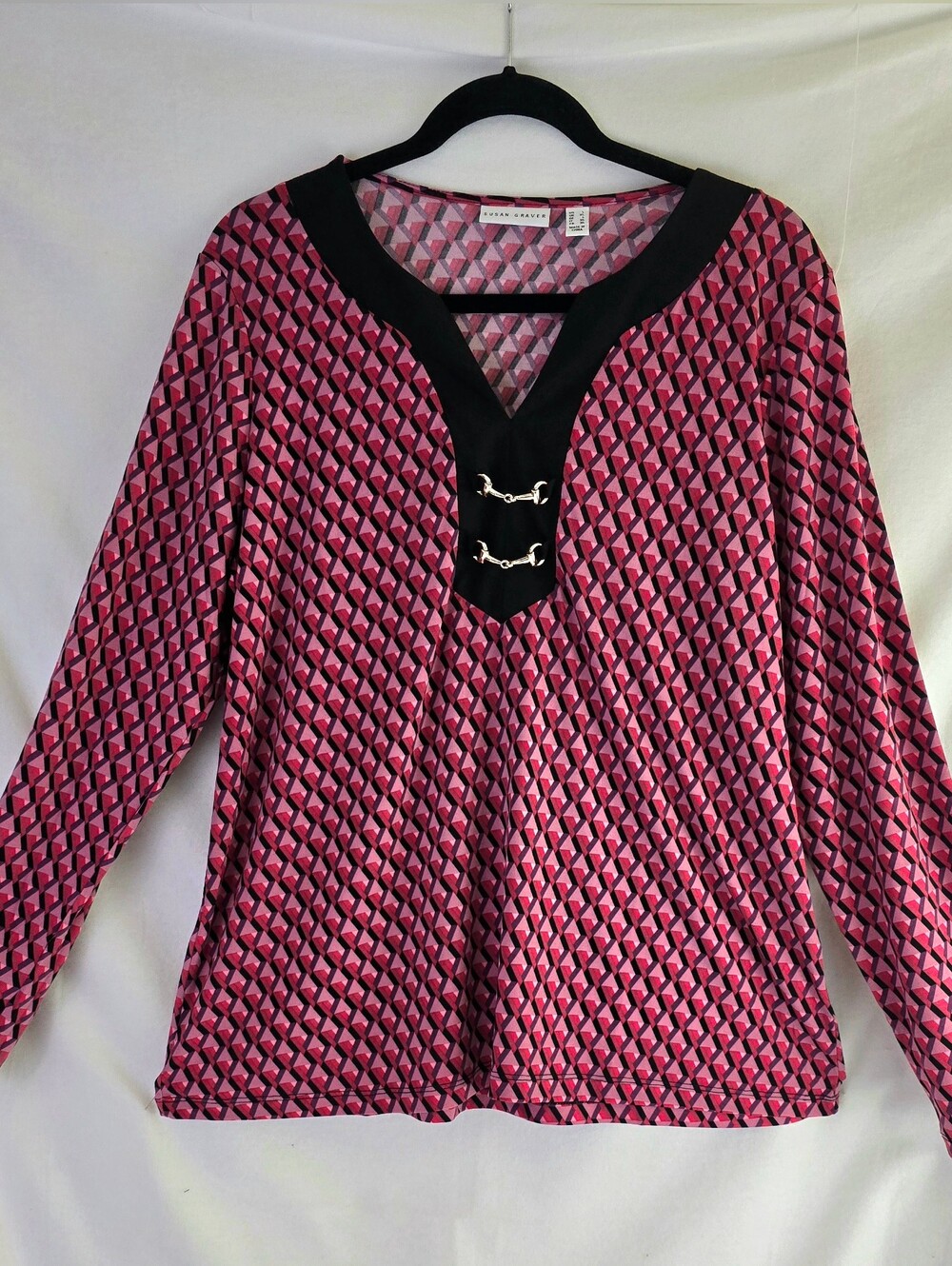 Susan Graver Liquid Knit Geometric Horse Bit Top Pink Black Large L/XL V-Neck